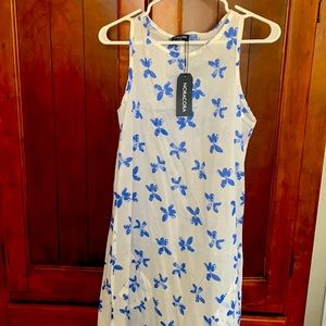 Brand new maxi dress with cute side pockets!!